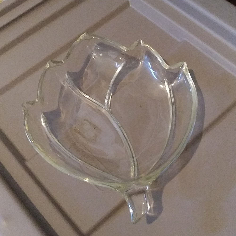 Glass dish